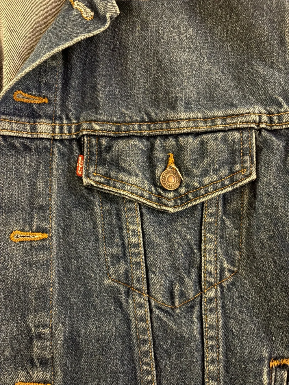 Vintage 80s Levi's 70506-0216 Blue Denim Trucker Jacket - Size 44